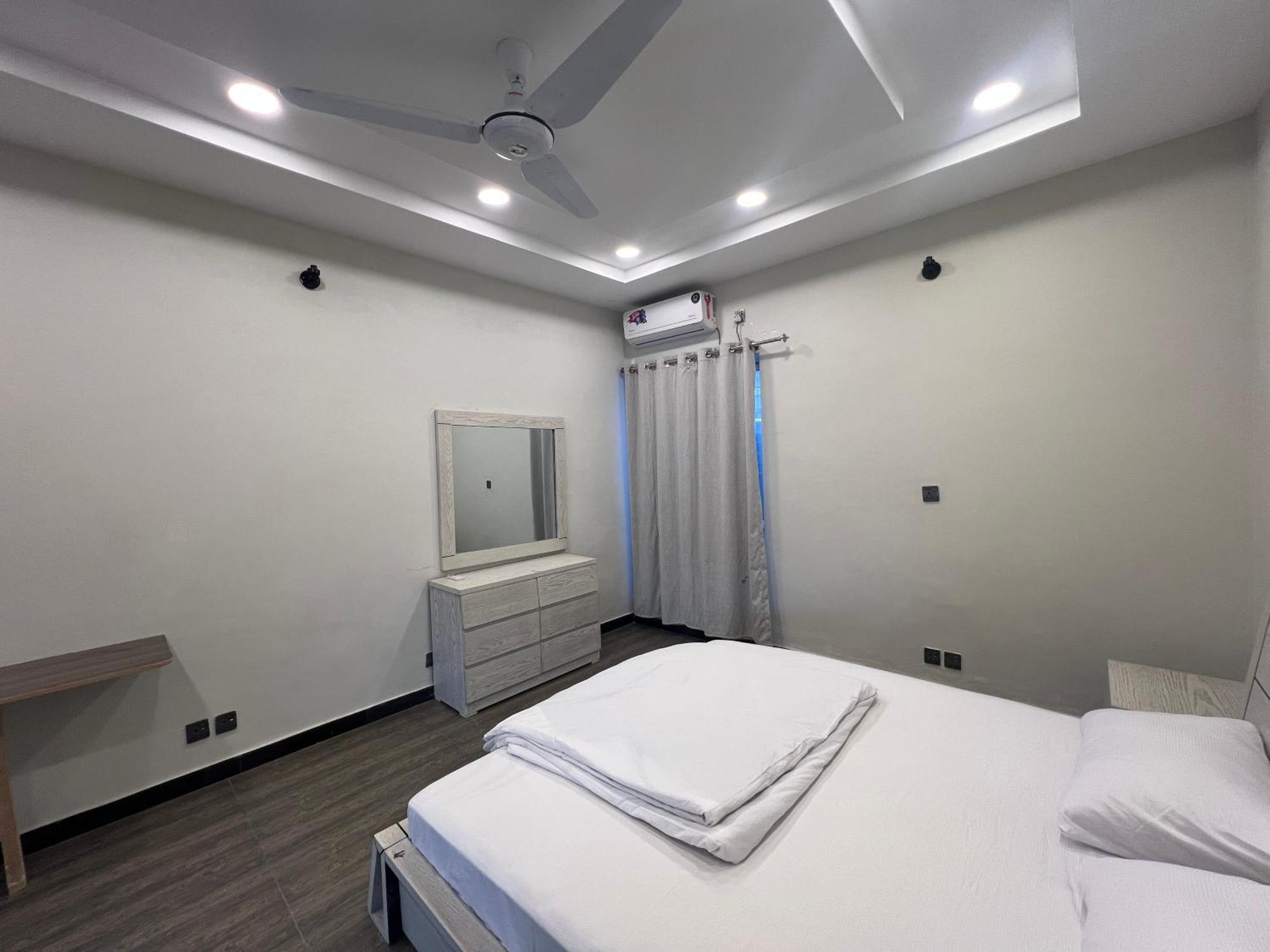 Deluxe King Room In Silverscape Residence Rawalpindi Zewnętrze zdjęcie