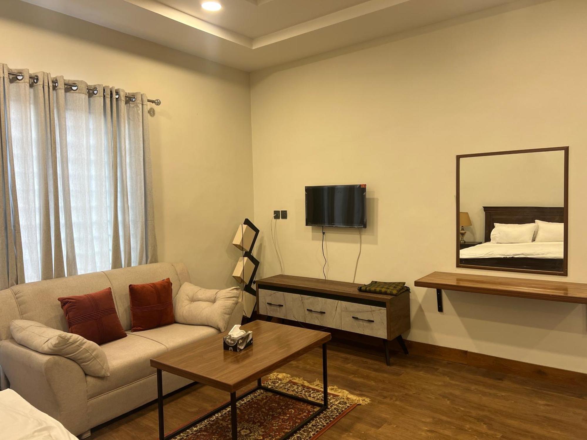 Deluxe King Room In Silverscape Residence Rawalpindi Zewnętrze zdjęcie