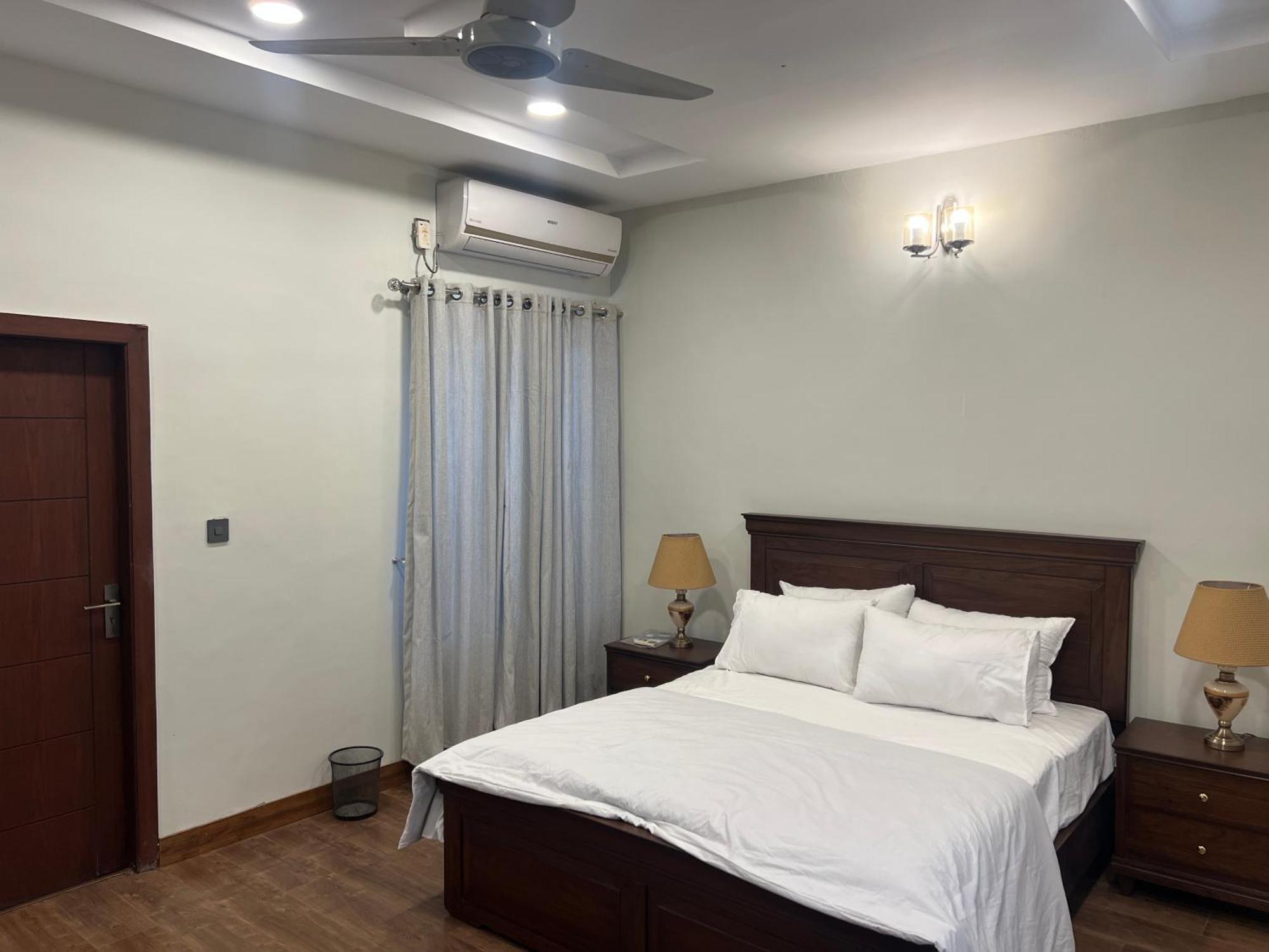 Deluxe King Room In Silverscape Residence Rawalpindi Zewnętrze zdjęcie
